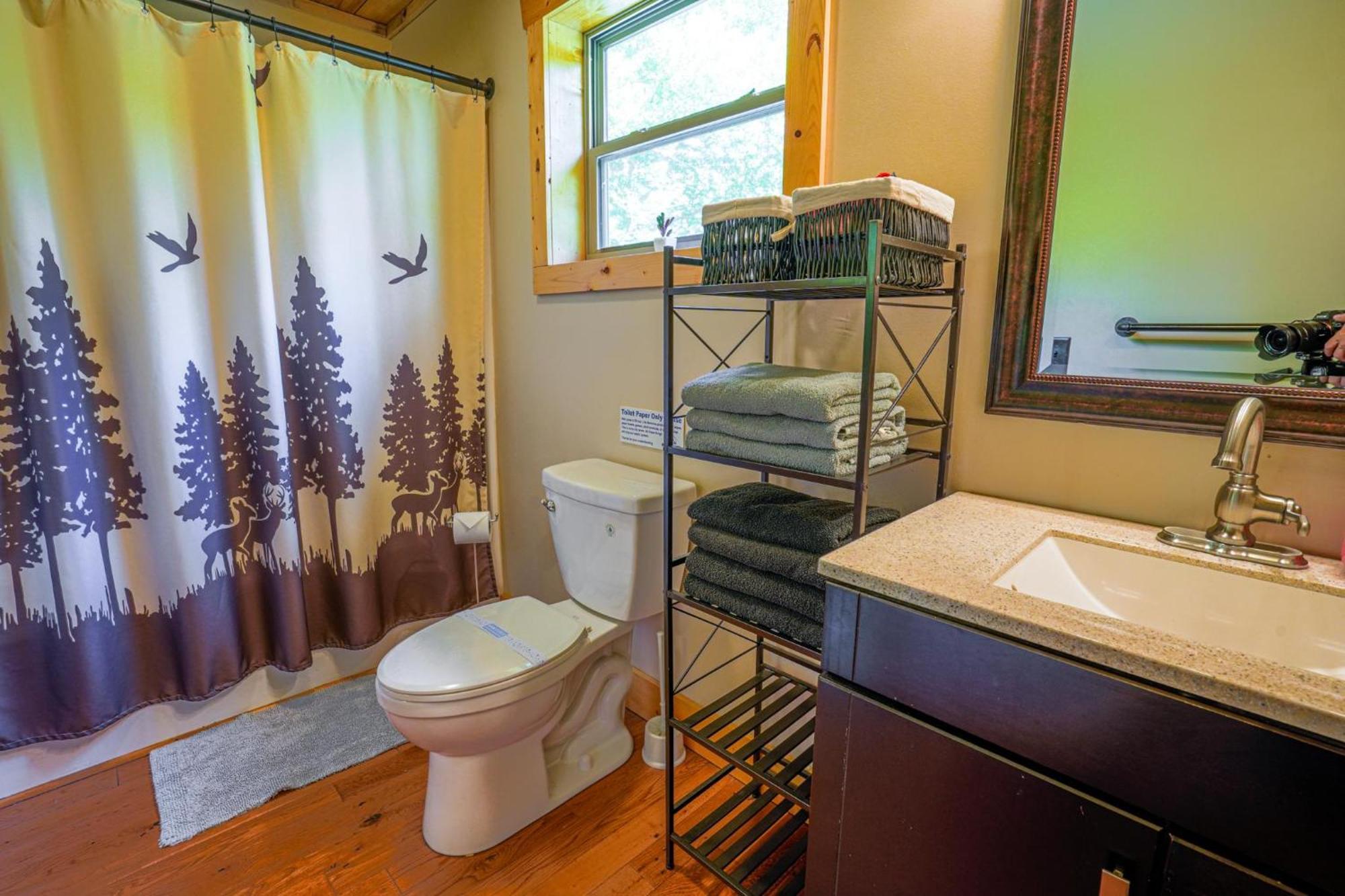 فيلا New Listing! Wine Country Retreat - 2 Bed, Hot Tub داهلونغا المظهر الخارجي الصورة